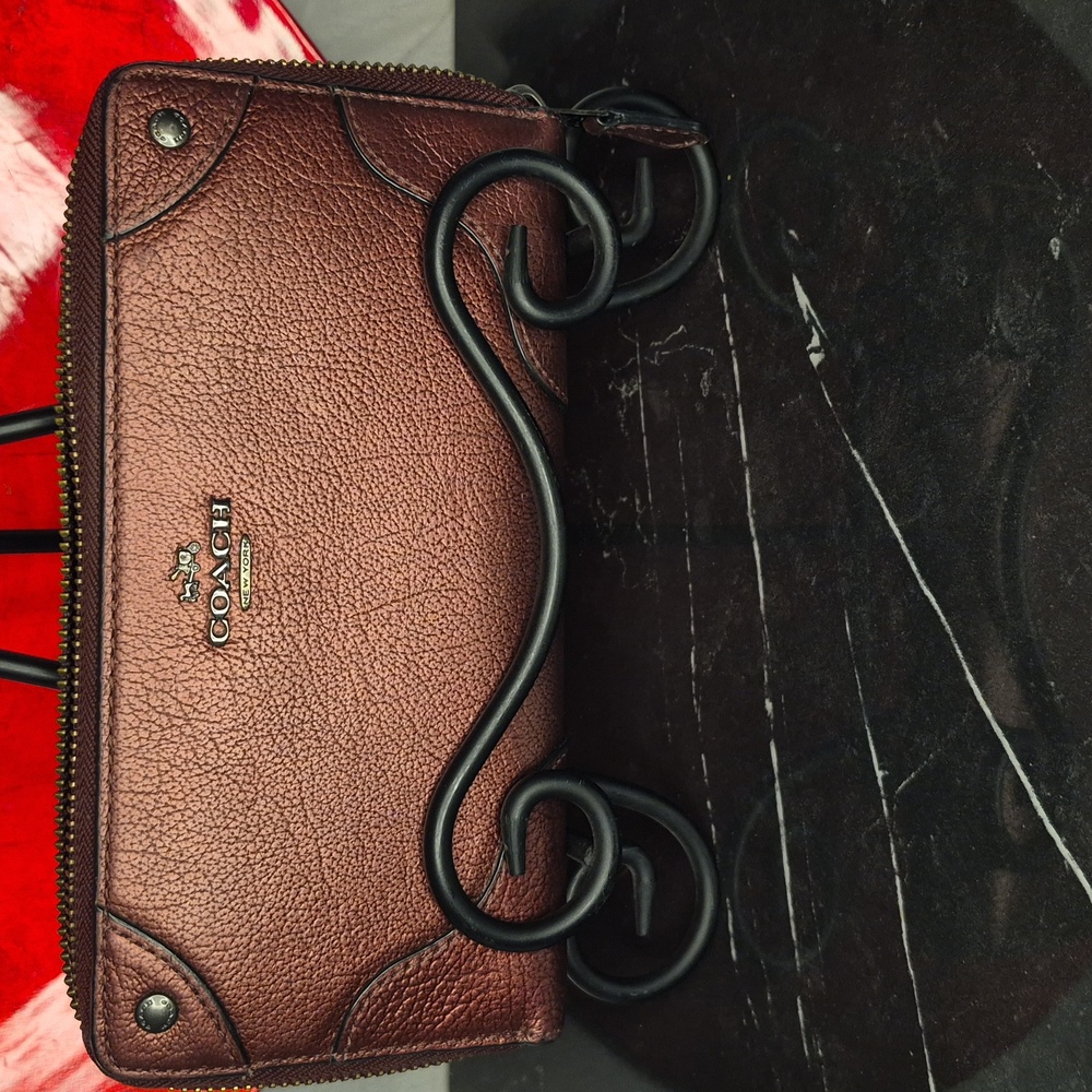 P15- Coach Burgundy Mahogany Leather Zip Wallet